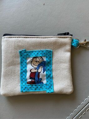 Canvas Linus Peanuts Coin Accessory zippered Pouch with lobster clasp